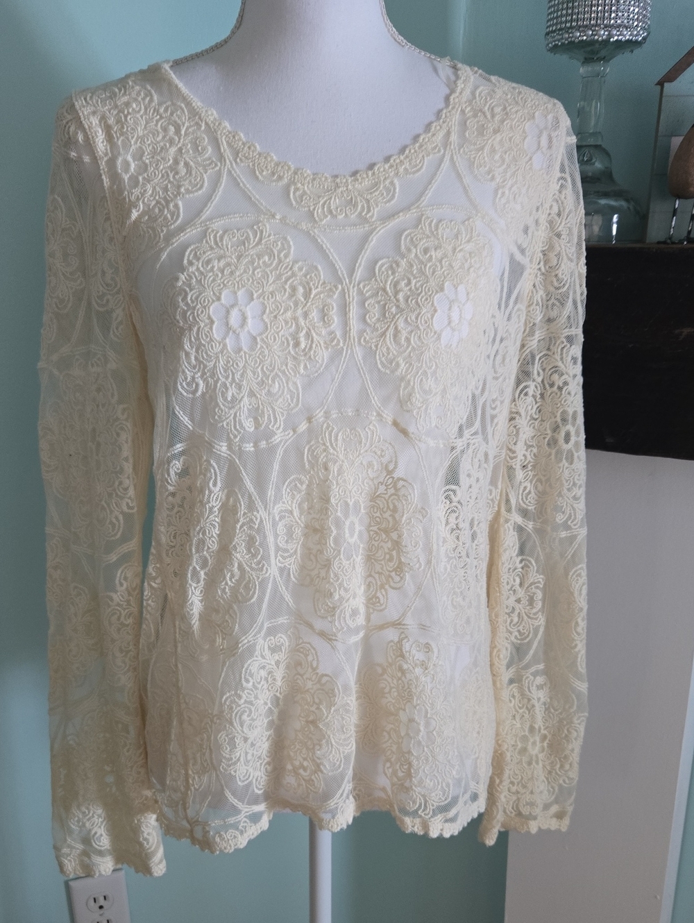 Solitaire Cotton Blend Lace Crochet Sheer Top S